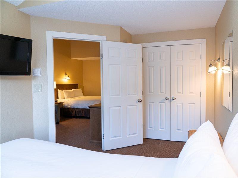 Irwin'S Mountain Inn Banff Ngoại thất bức ảnh