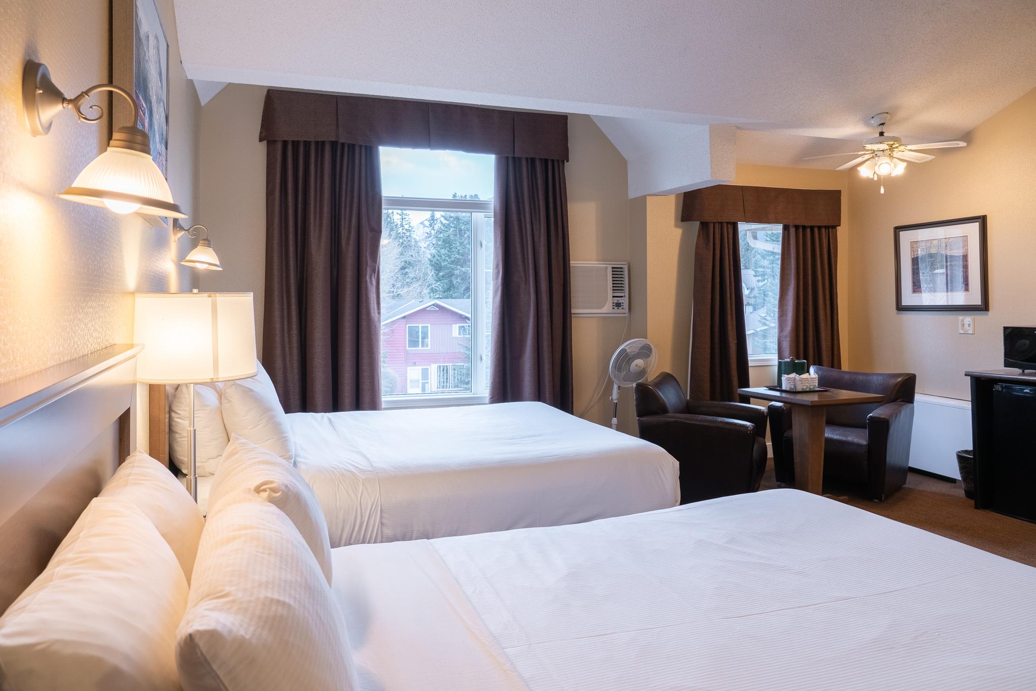 Irwin'S Mountain Inn Banff Ngoại thất bức ảnh