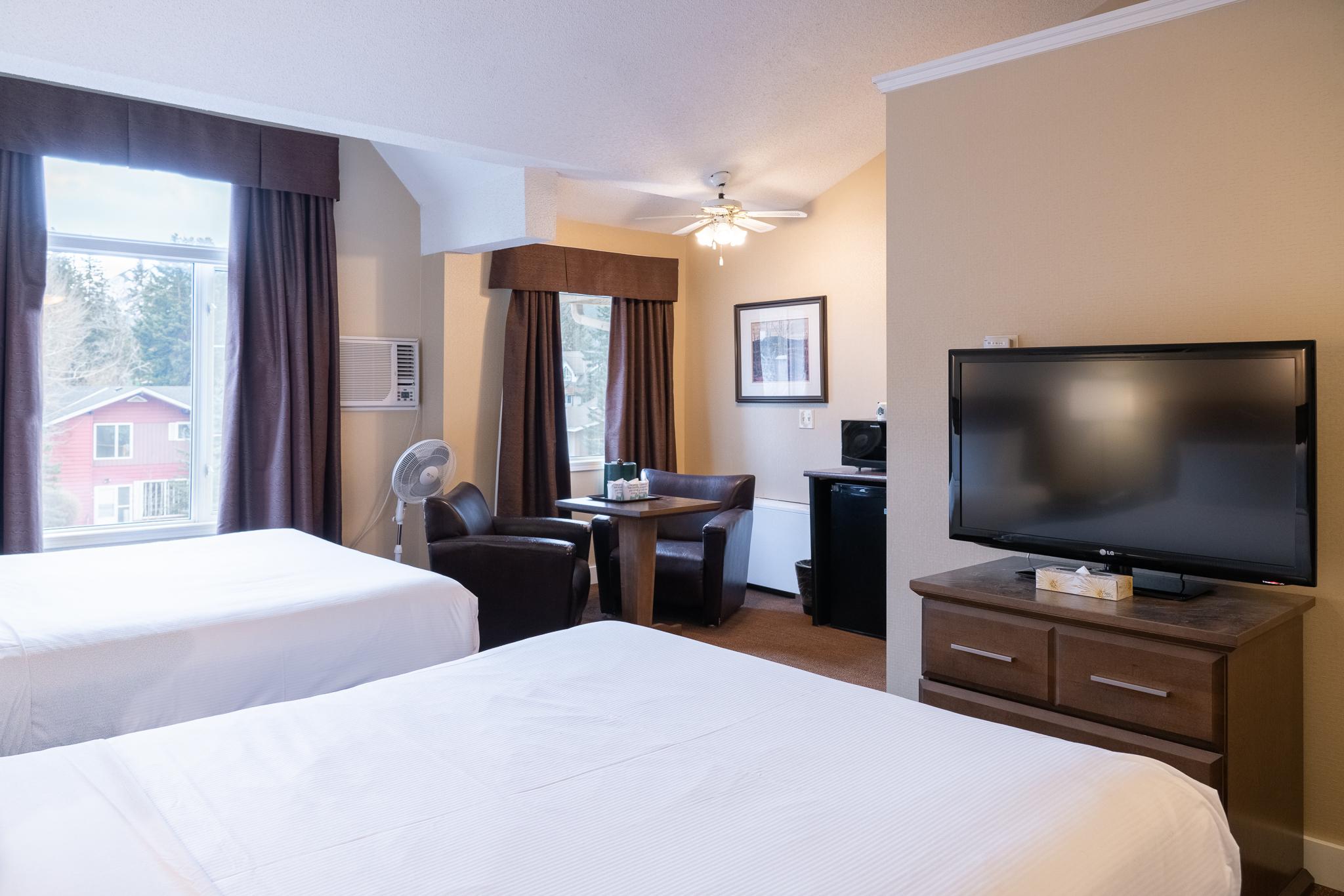 Irwin'S Mountain Inn Banff Ngoại thất bức ảnh