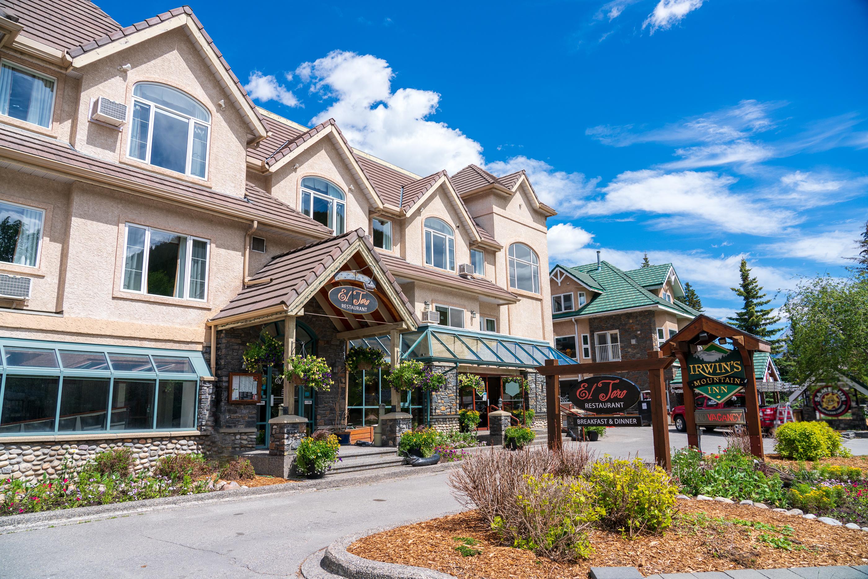 Irwin'S Mountain Inn Banff Ngoại thất bức ảnh