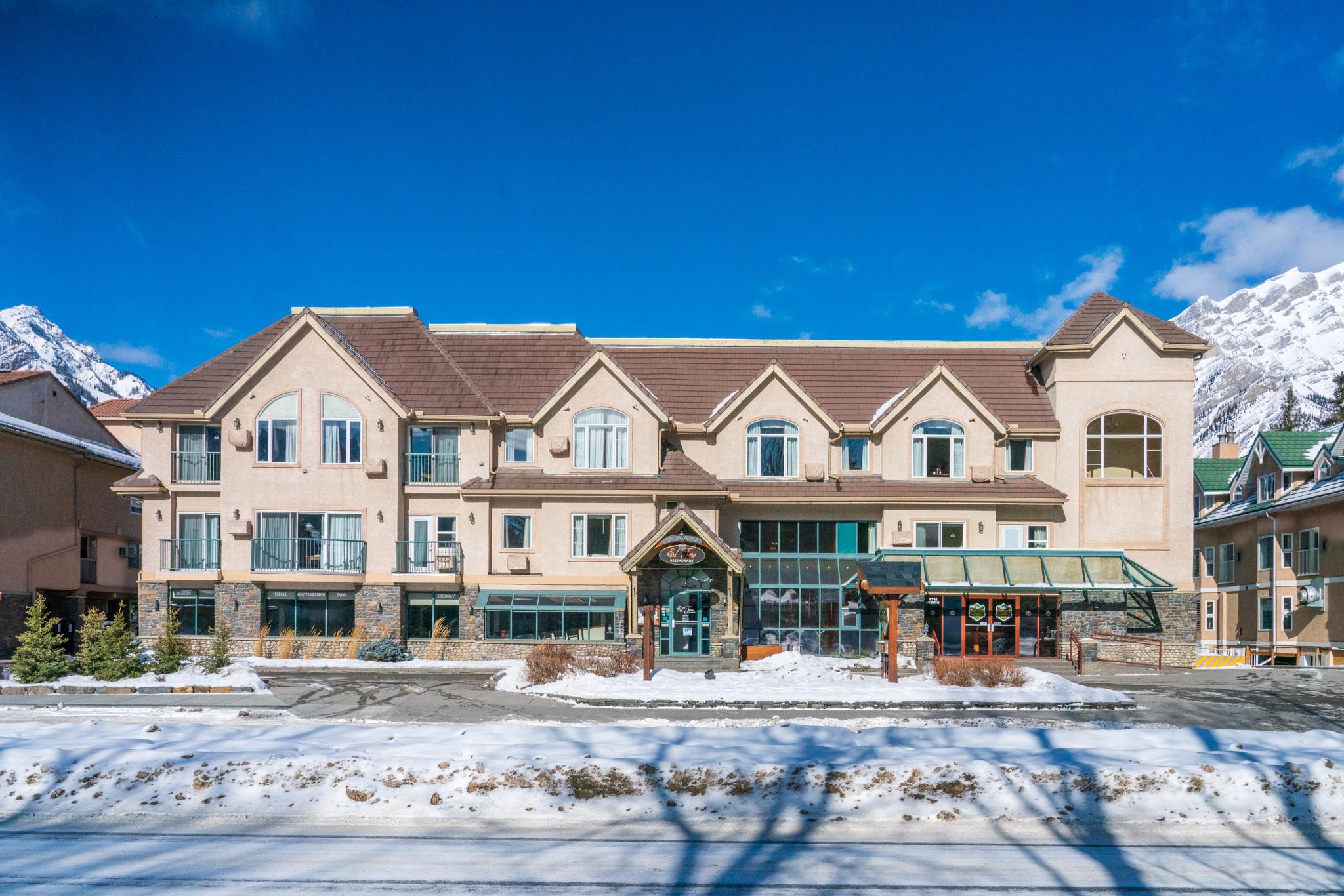 Irwin'S Mountain Inn Banff Ngoại thất bức ảnh