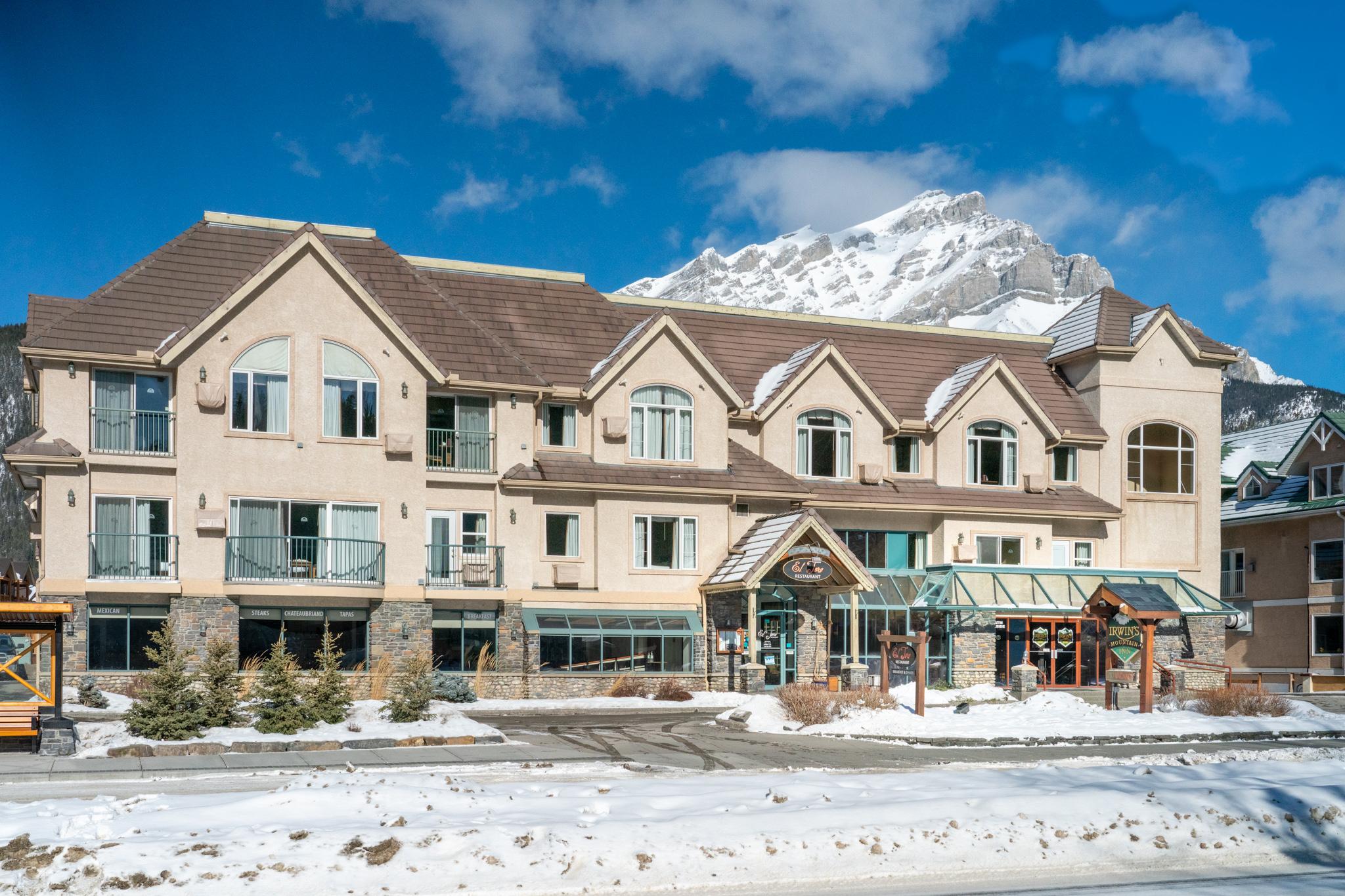 Irwin'S Mountain Inn Banff Ngoại thất bức ảnh