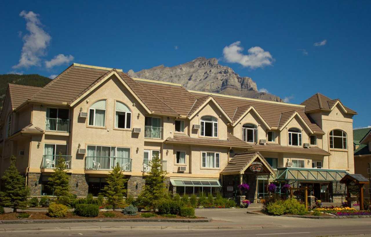 Irwin'S Mountain Inn Banff Ngoại thất bức ảnh